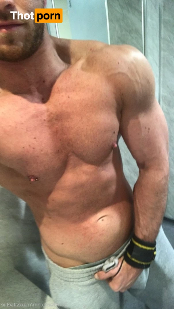 maxeatsellie 3037585