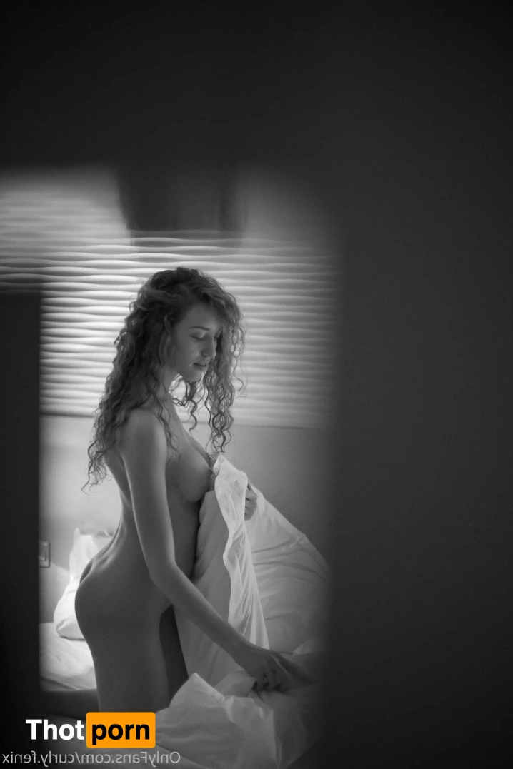 Curly Phoenix 285793