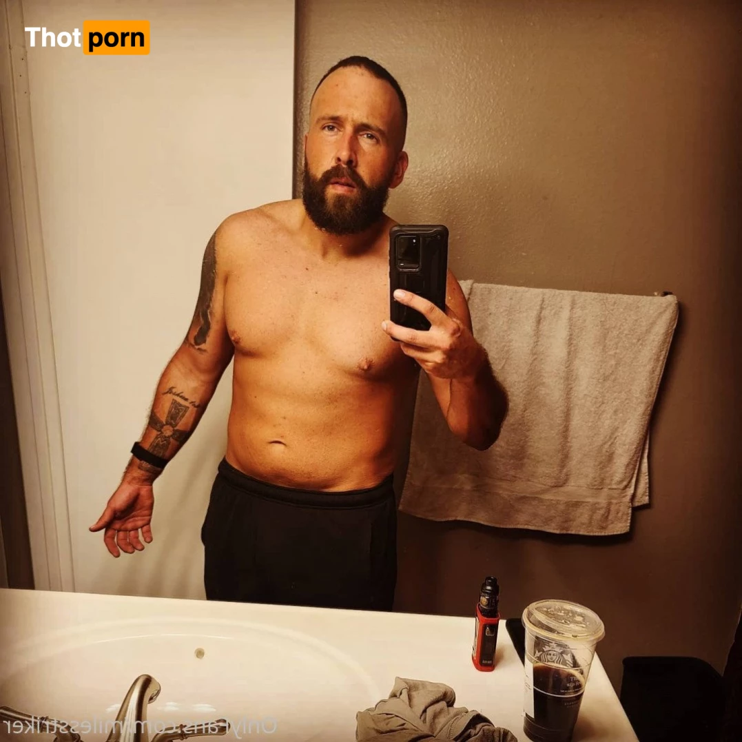 Miles Striker 2926222