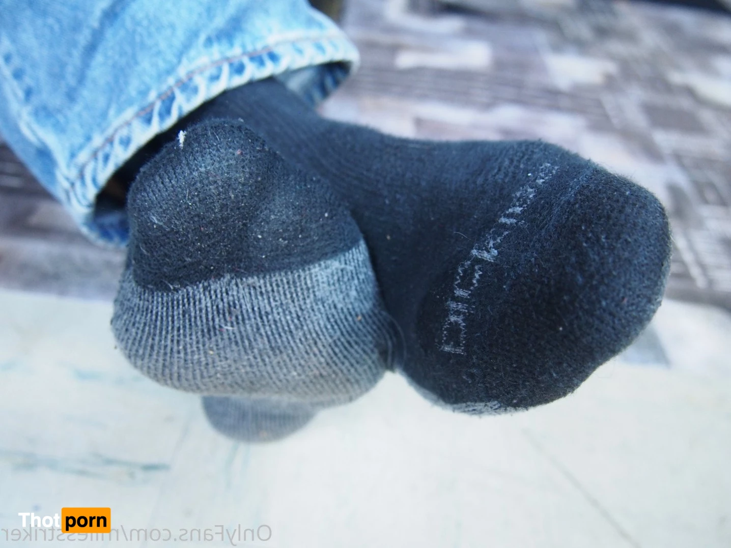 Miles Striker 2926235