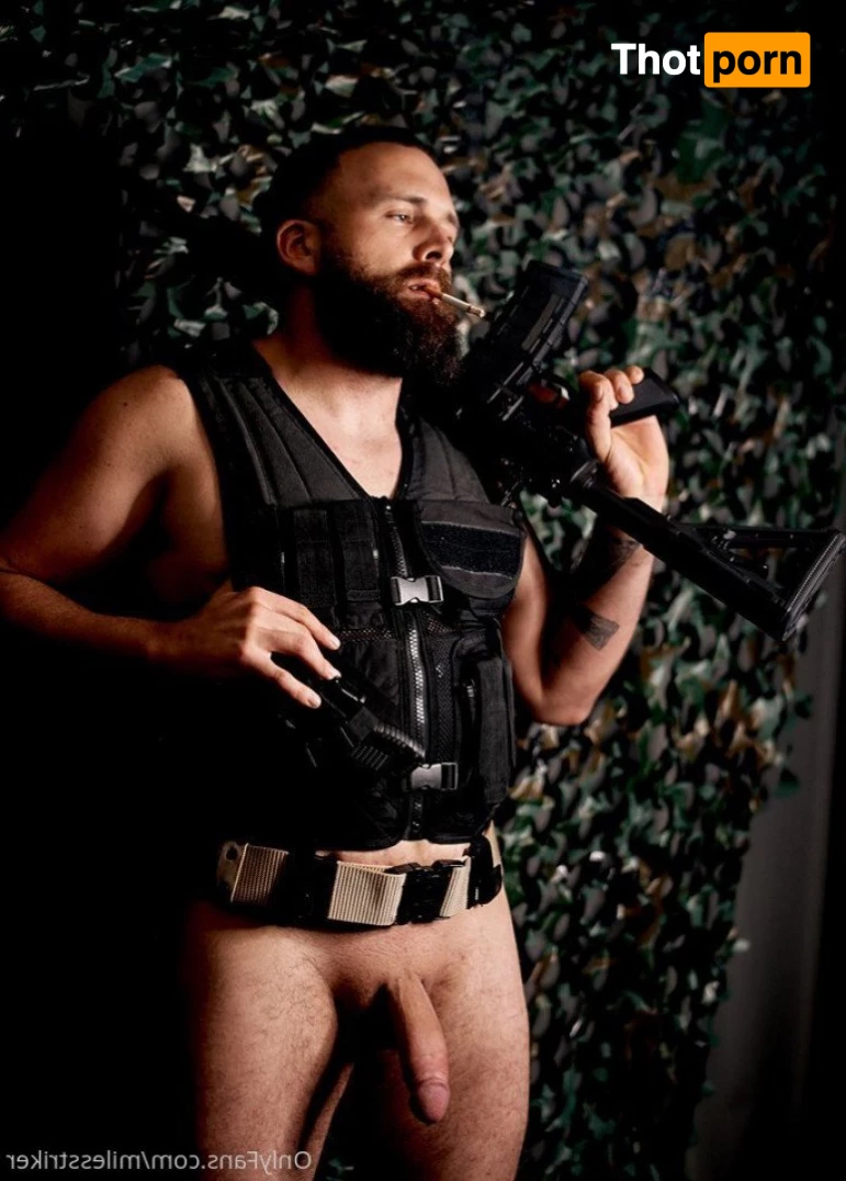 Miles Striker 2926277