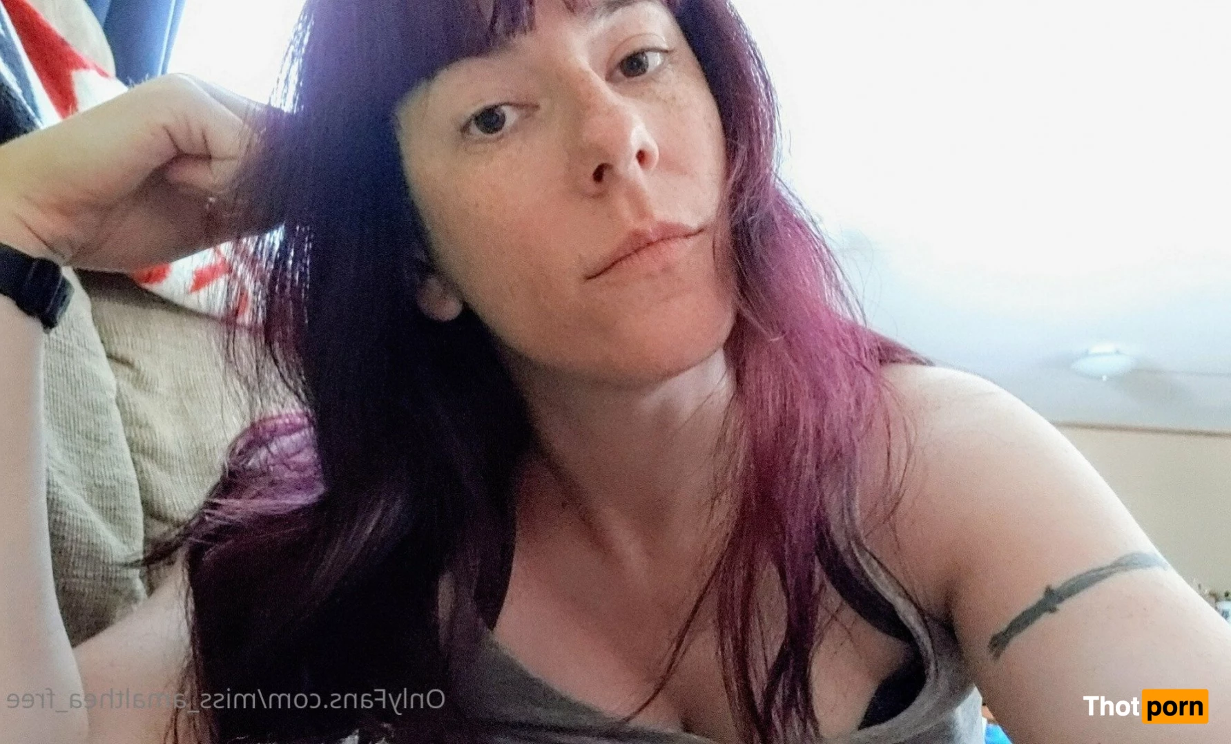 Miss Amalthea 2884478