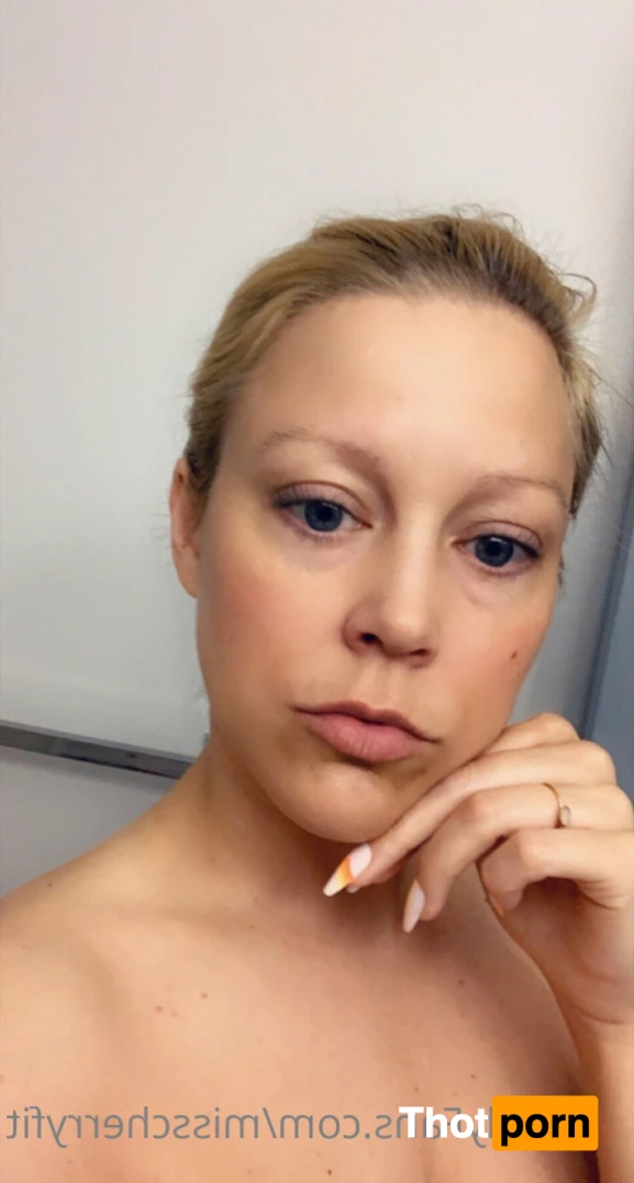 MissCherryFit 7896185