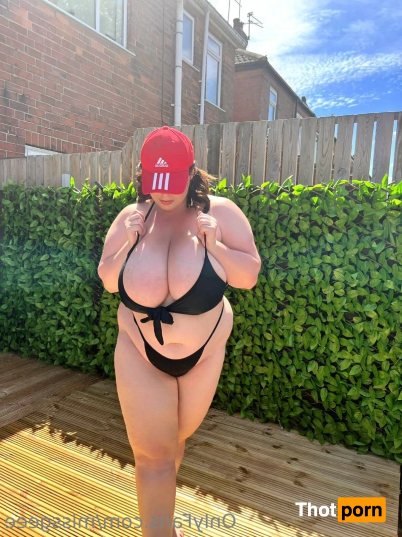 Georgina Gee 🇬🇧 14290912