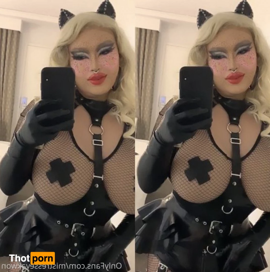 Mistress Yumi 2957408