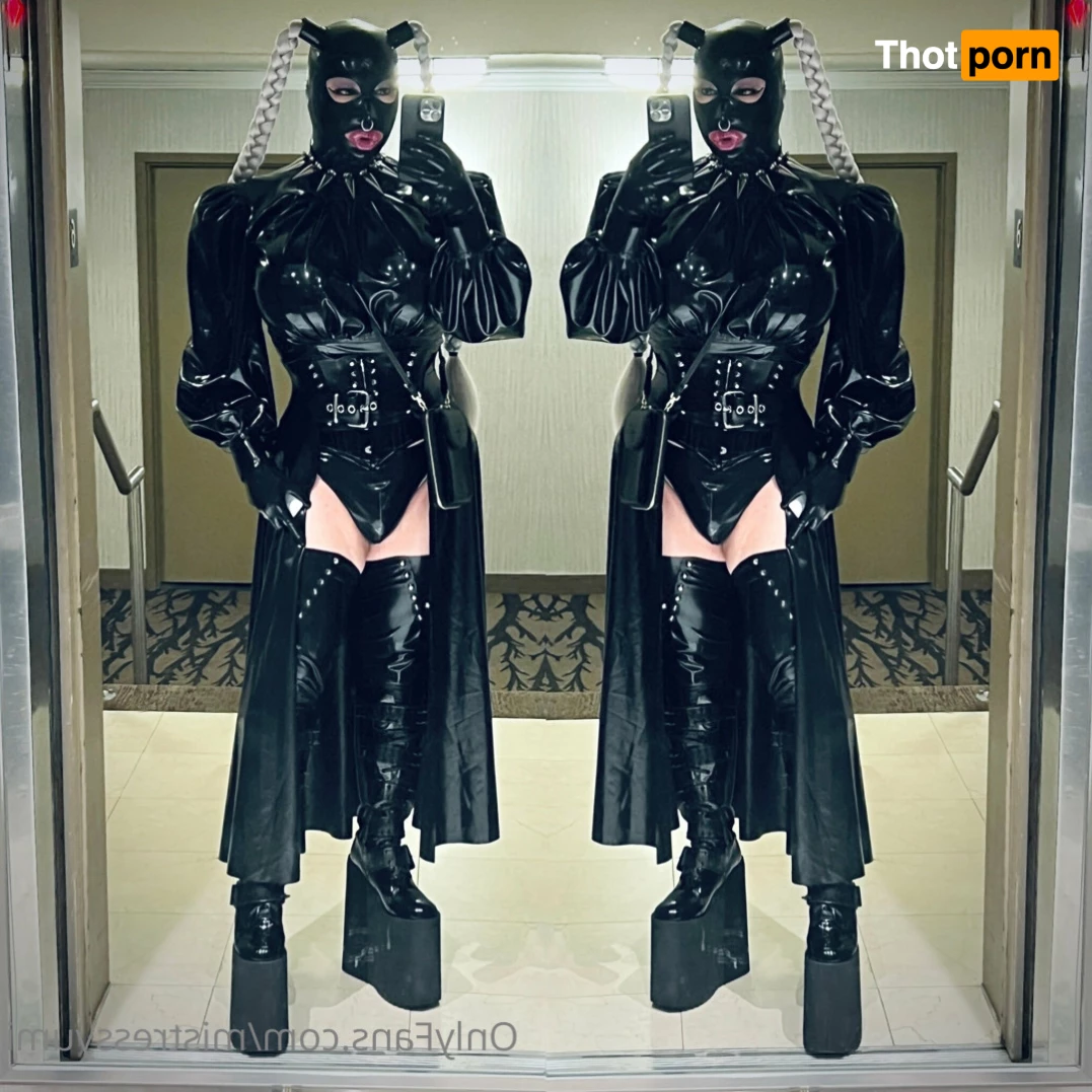 Mistress Yumi 9469796