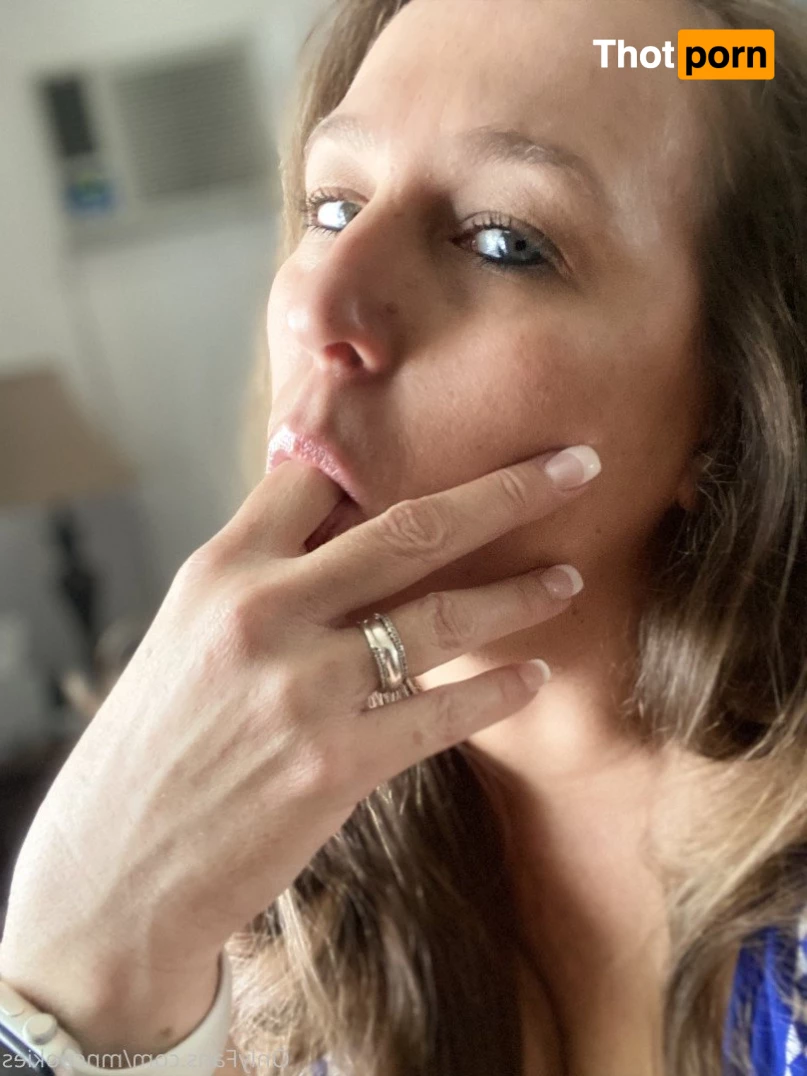 M. I. L. F. N COOKIES 2995848