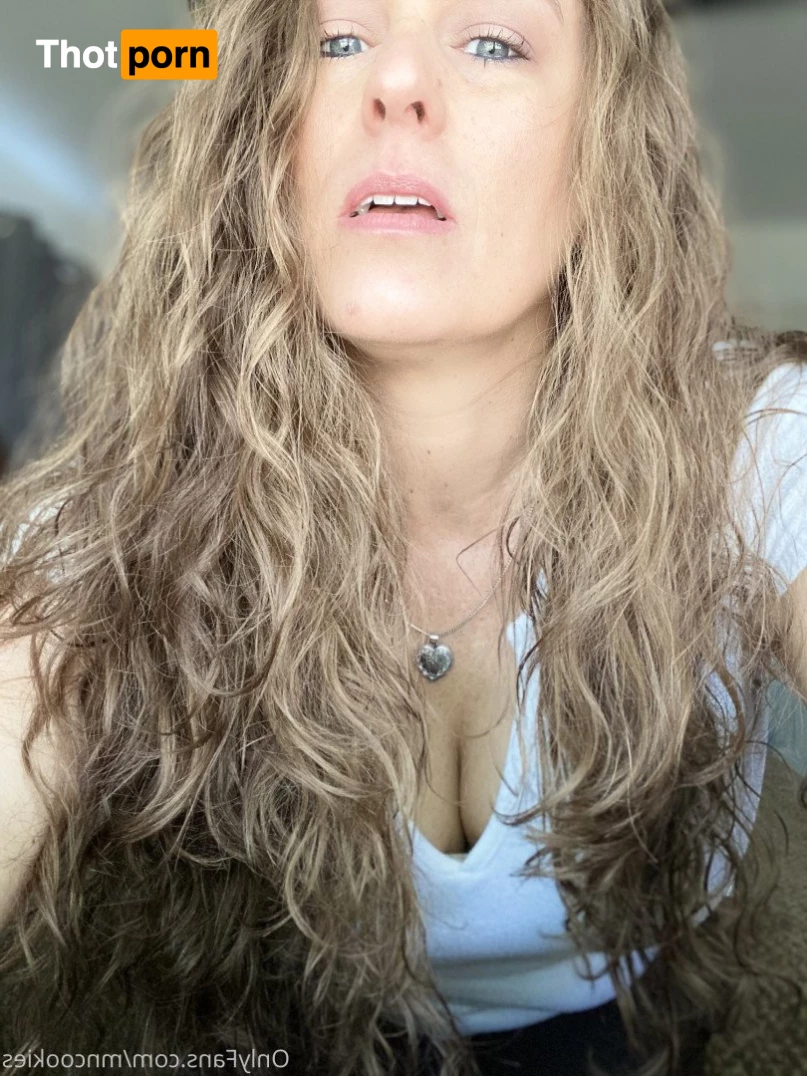 M. I. L. F. N COOKIES 2996147