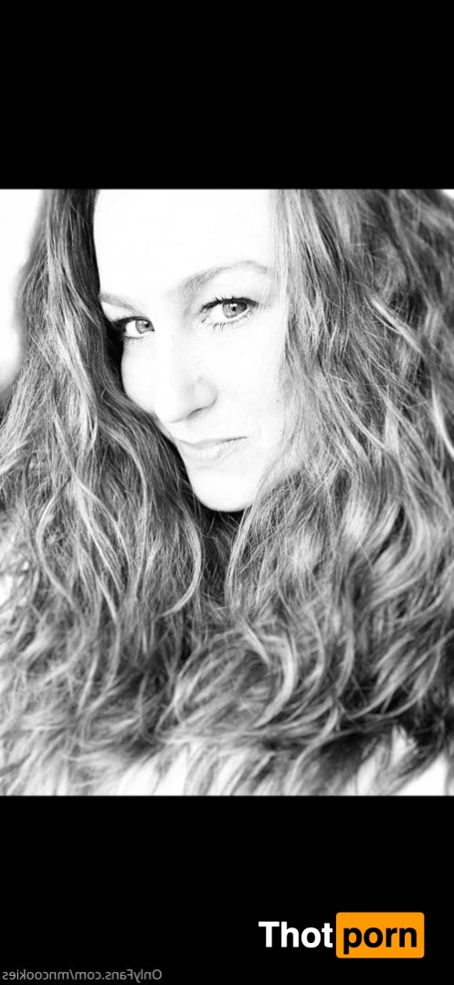 M. I. L. F. N COOKIES 2996158