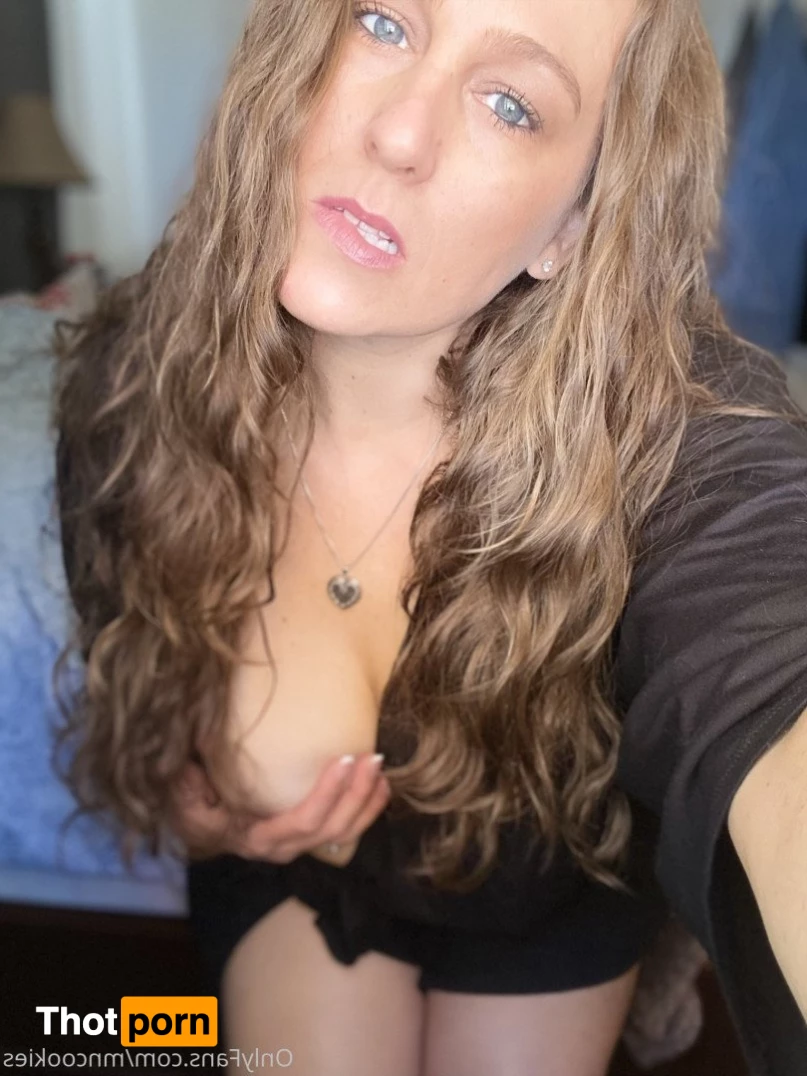 M. I. L. F. N COOKIES 2996175