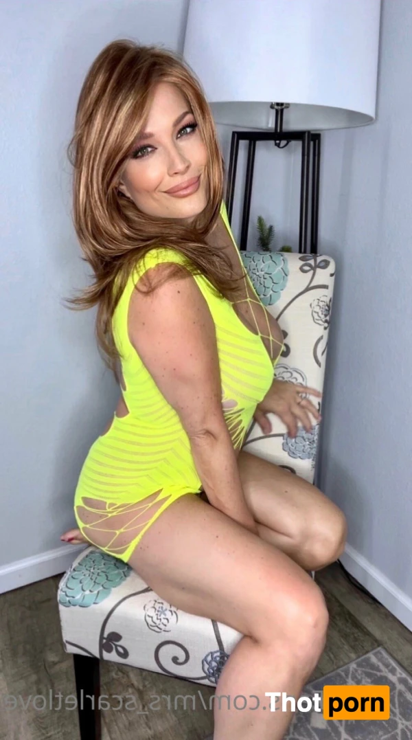 Scarlet 😘 14122594