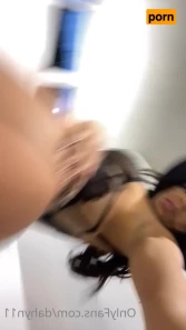 1367566