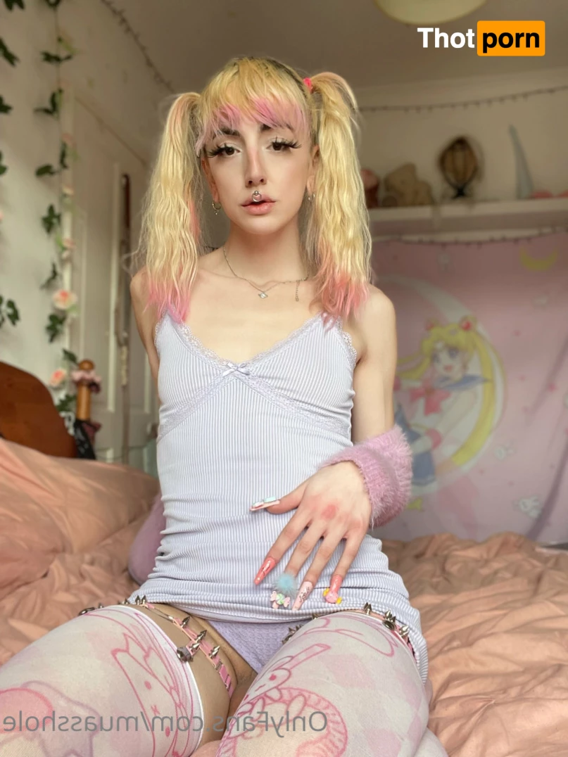 𝕿𝖍𝖊𝖎𝖆 6265085