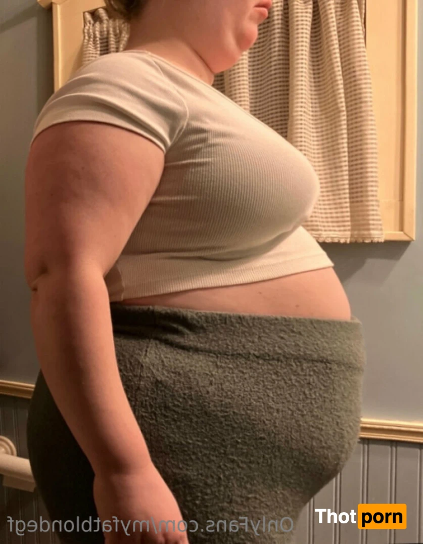 MyFatBlondeGirlfriend 10938915