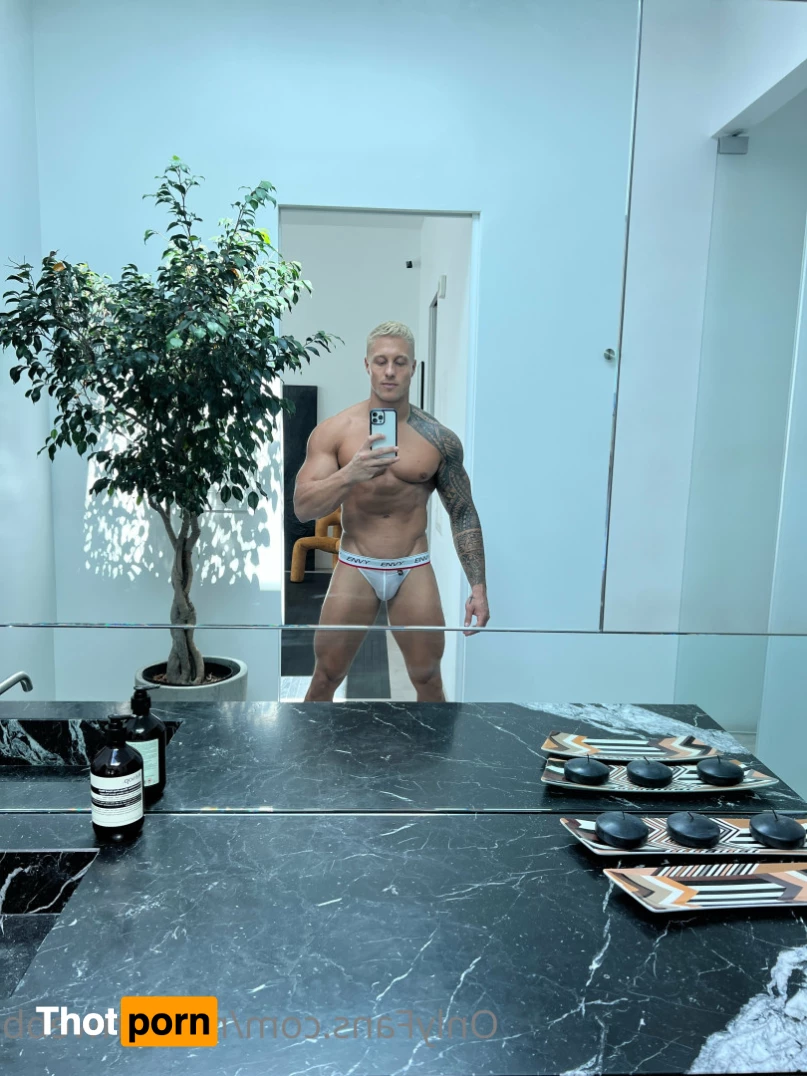 💦 Nathan Webb 6002731