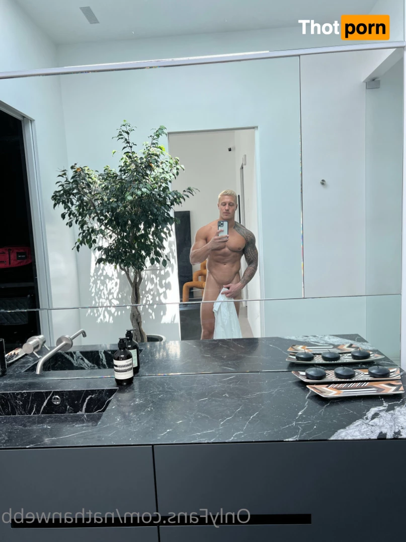 💦 Nathan Webb 6002879