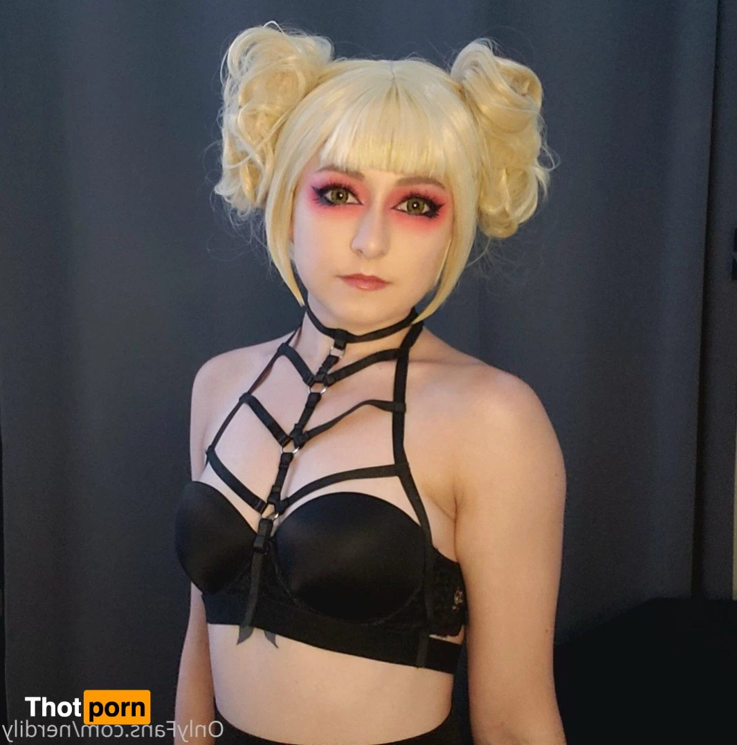 Ellie Taylor 2922994