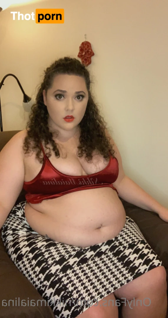 Nikki Maialina 13696158