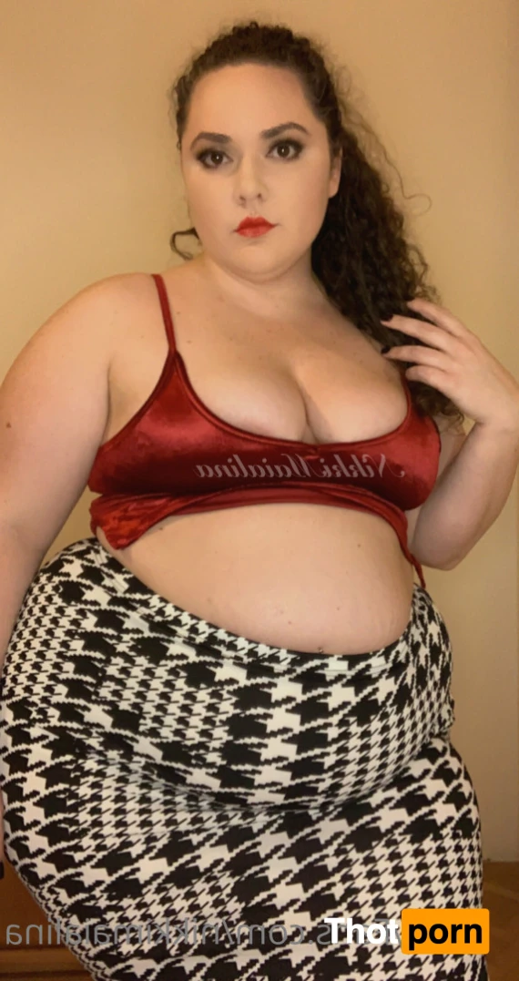 Nikki Maialina 13696938