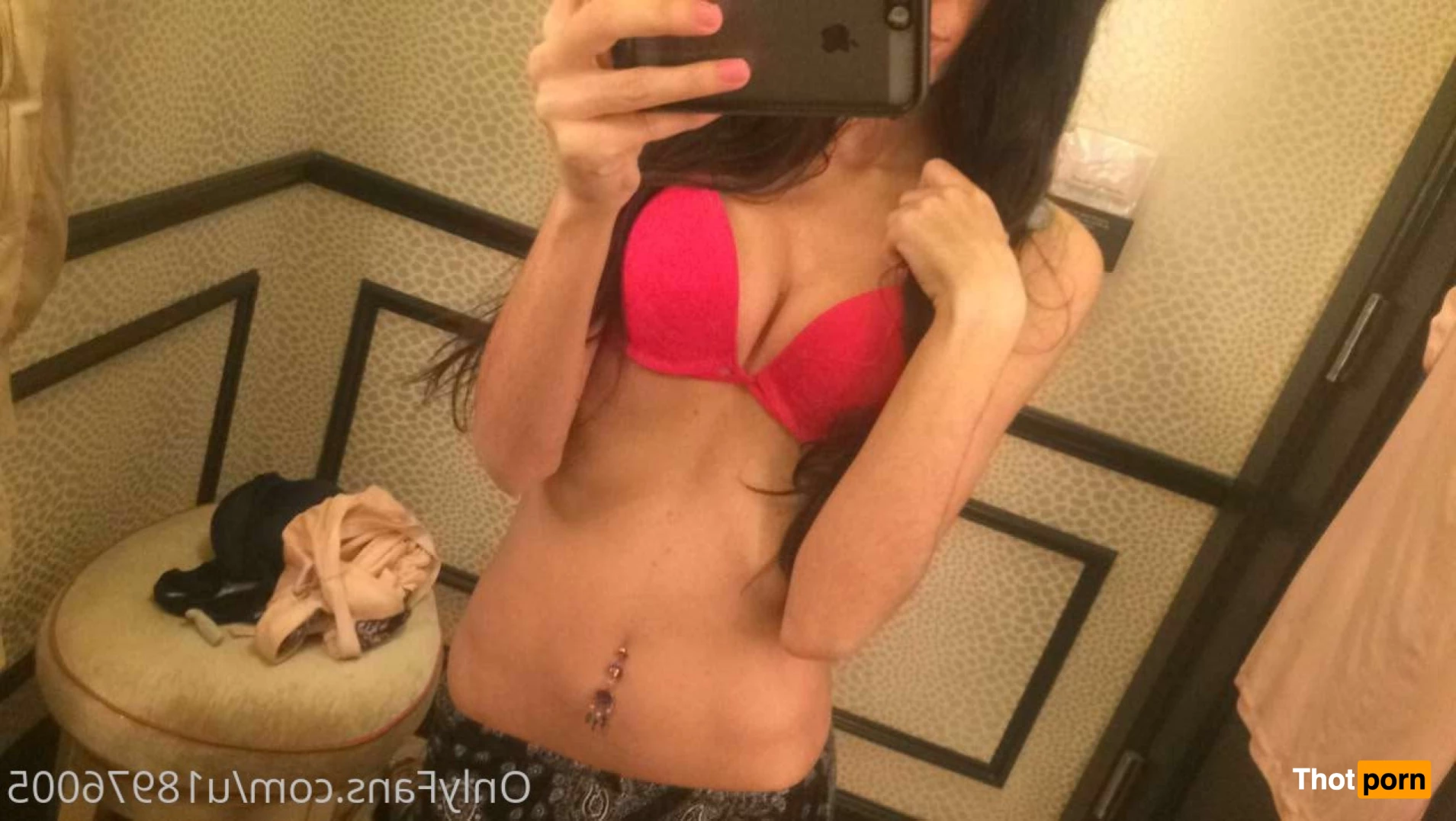 Nina Khalifa 6214726