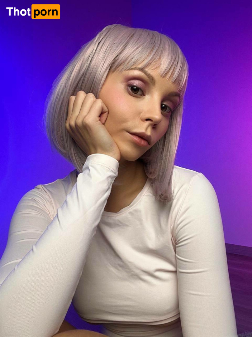 Nikki Mills 💜 16559714