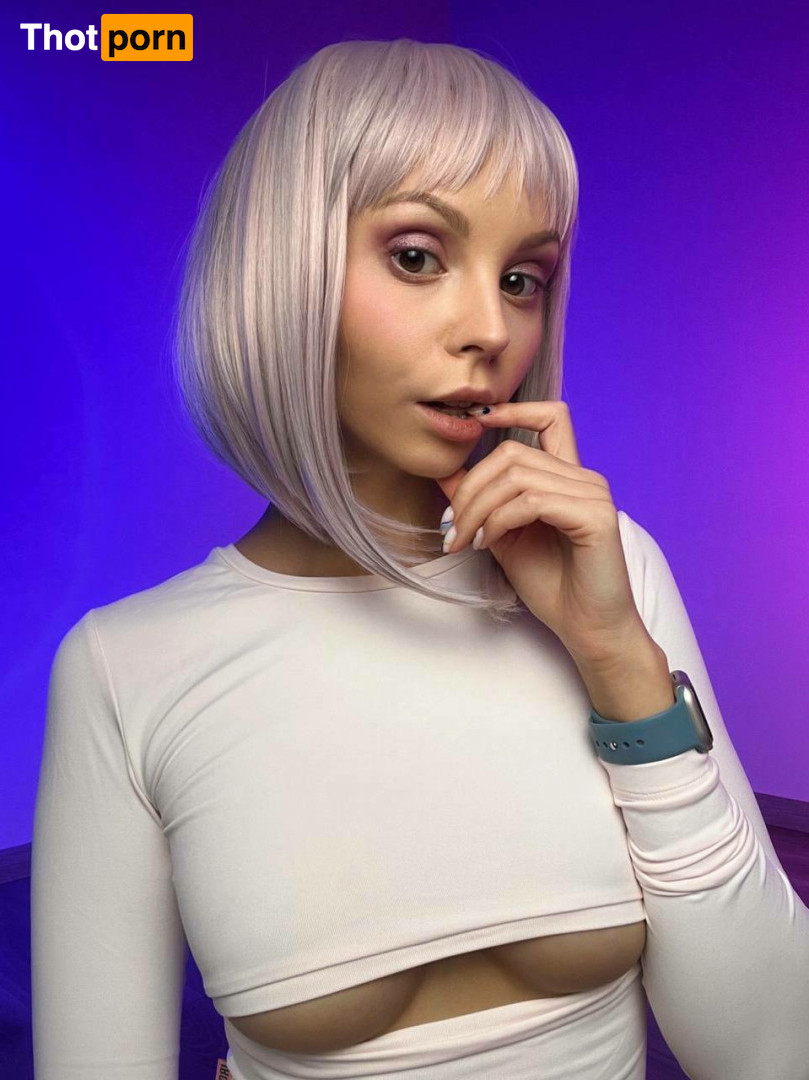 Nikki Mills 💜 16560048