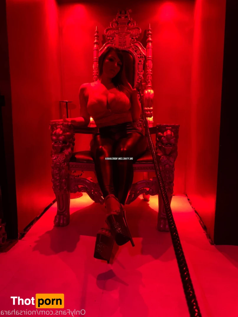 Mistress Sahara Noir Strapon/Cuckoldress 10259411