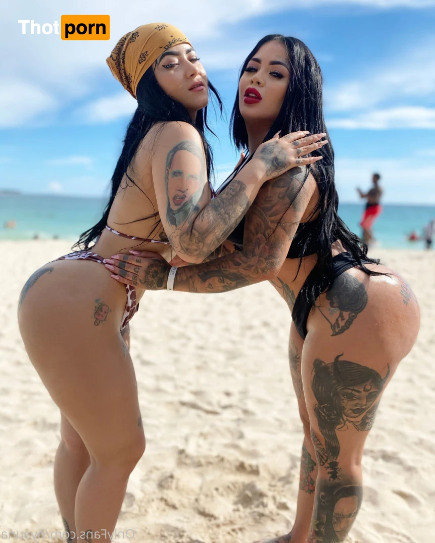 Nya and Una 13676127