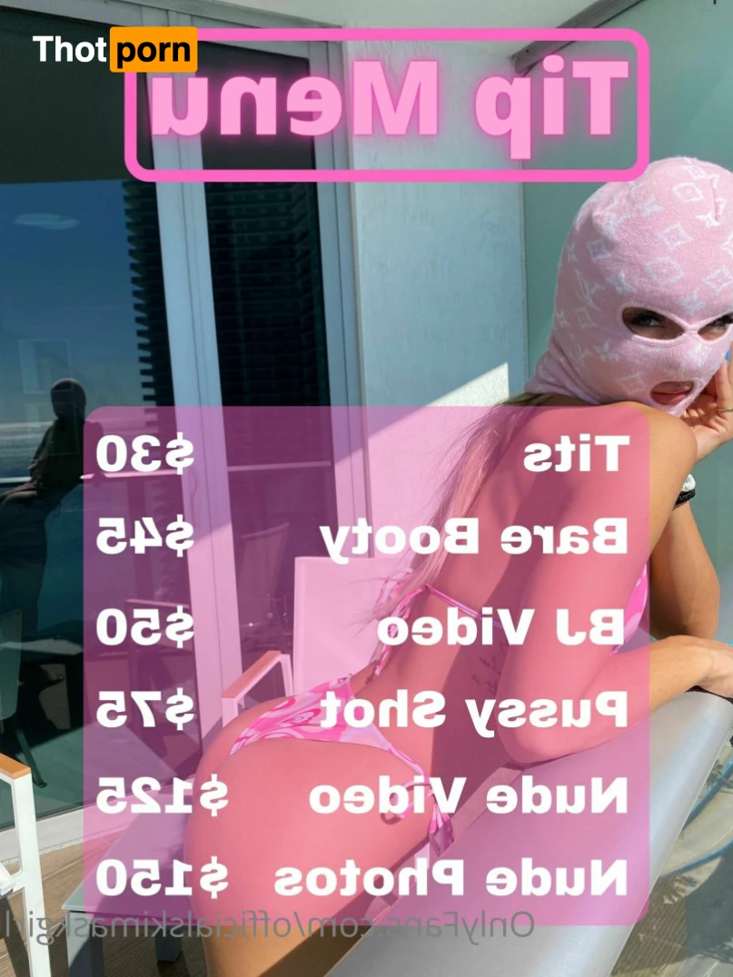 T H E  S K I  M A S K  G I R L 5833831