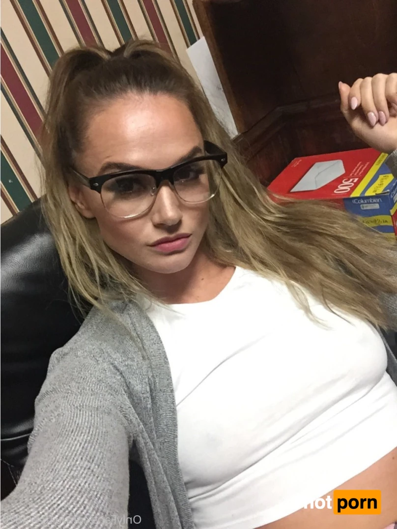 Tori Black [ officialtoriblack ] OnlyFans leaked photo 9749619 on Thotporn