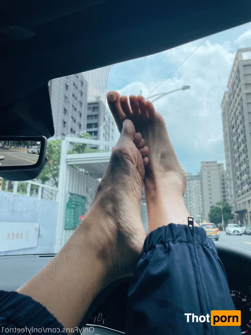 Only feet 2854563