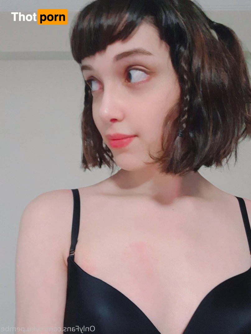 Öykü Pembe 2853865