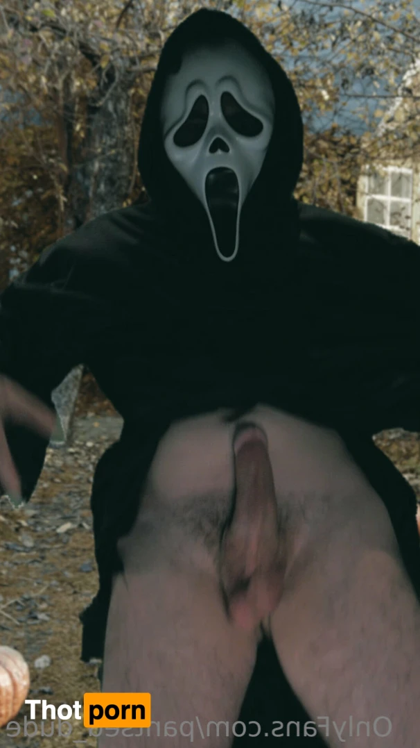 Embarassed Voyeur 13551500