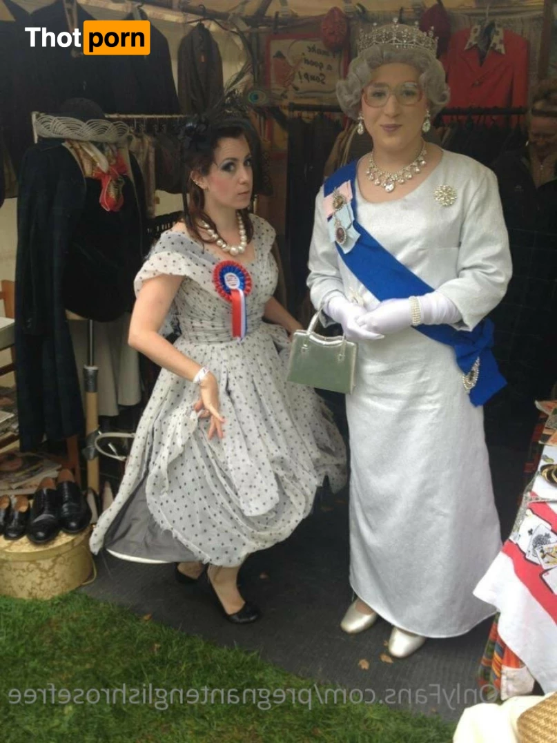 Pregnant English Rose 7744658