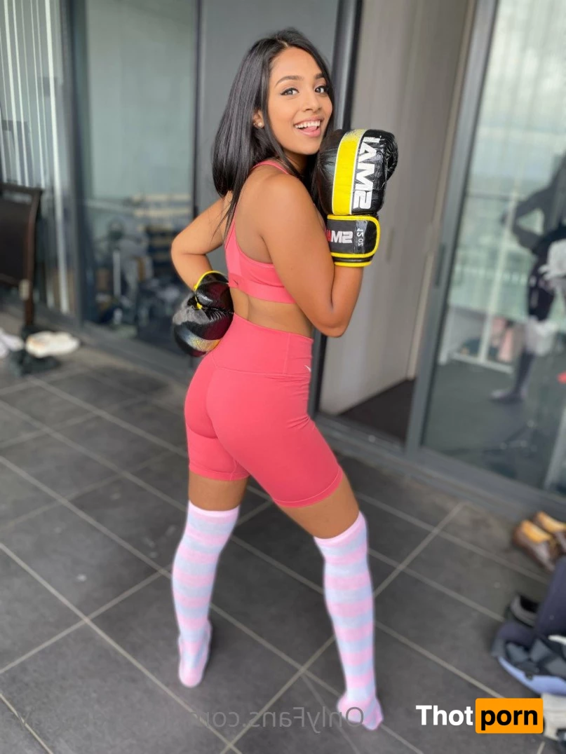 prettypriyaa 2855376