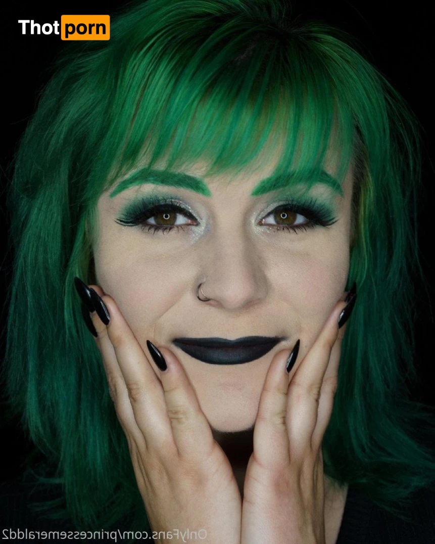 💚Princess Emerald FREE💚 2771739