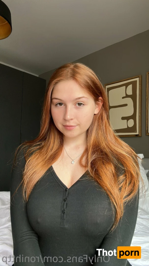 Veronika 12848312