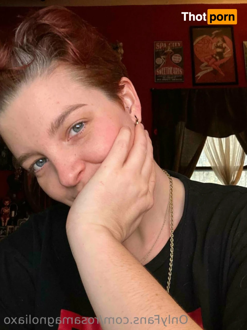 Rosa Magnolia 🌹 12844596