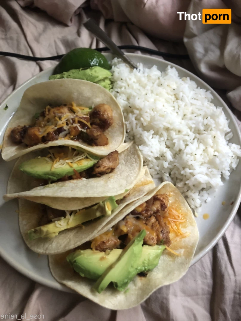 💝 𝓡𝓸𝓼𝓮 • big body hottie 🔥 5805958