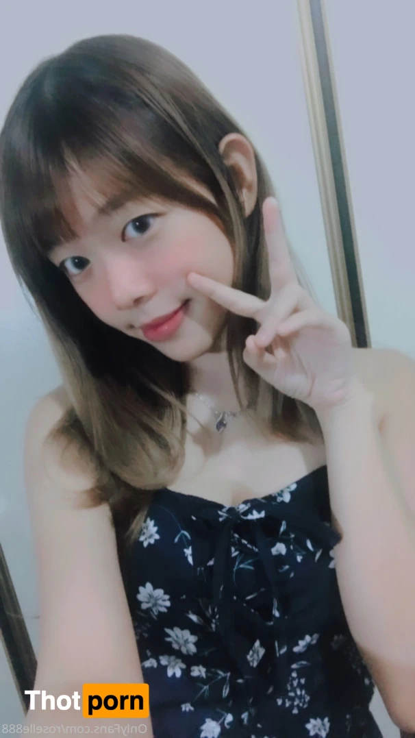 Roselle_888 12694694