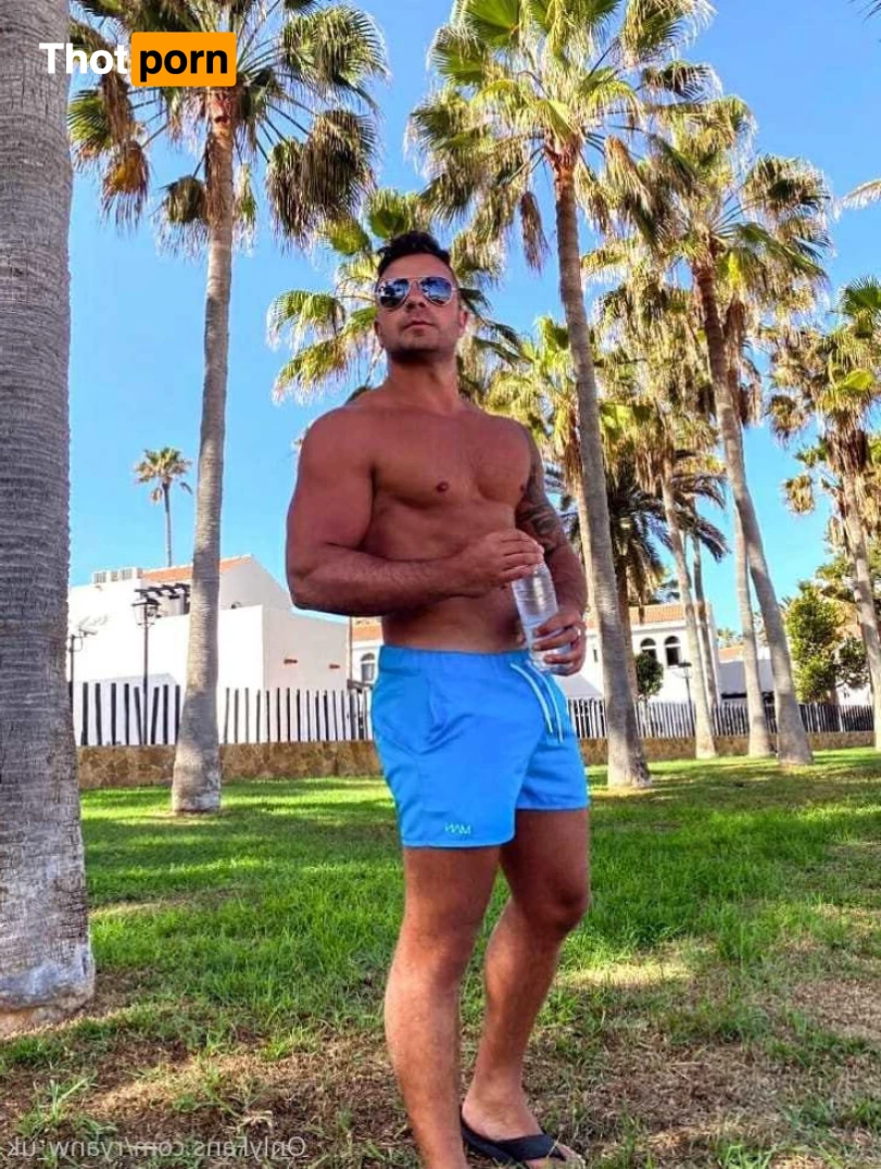 That BI guy  (FREE) 6183303