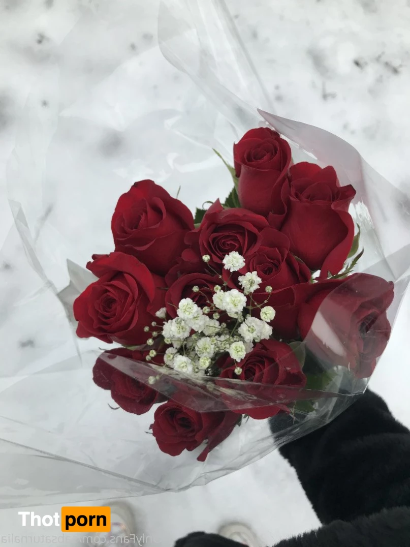 Becca 🛼🎨🎭🍄🩰🔮 2737475