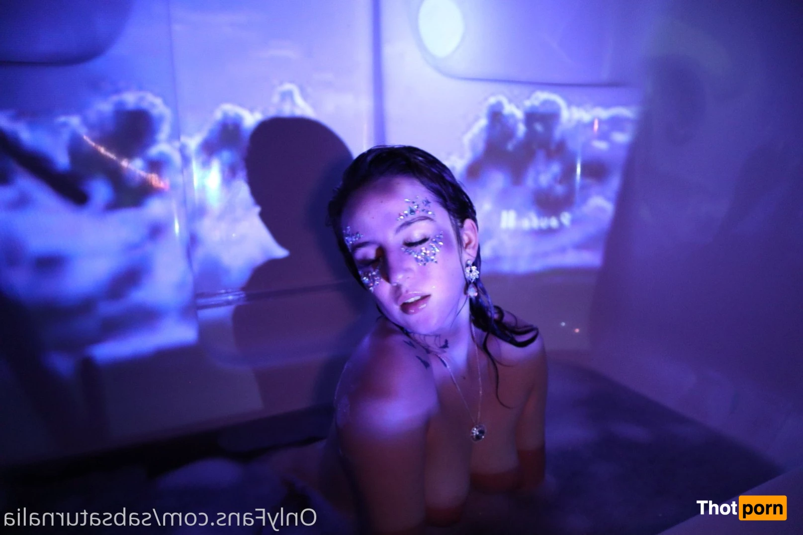 Becca 🛼🎨🎭🍄🩰🔮 2737483