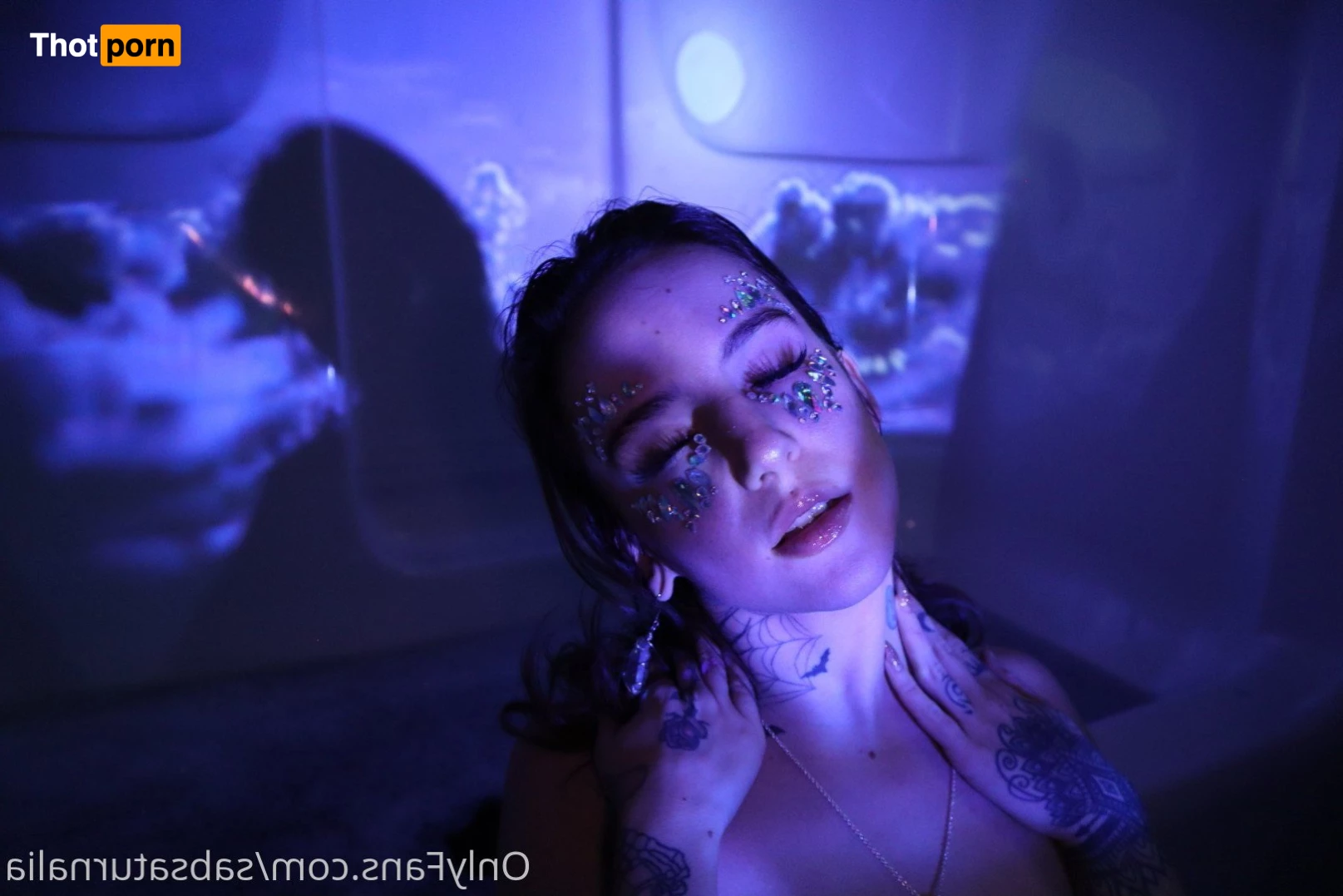 Becca 🛼🎨🎭🍄🩰🔮 2737501