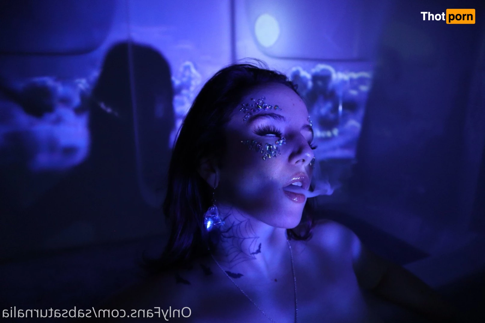 Becca 🛼🎨🎭🍄🩰🔮 2737514