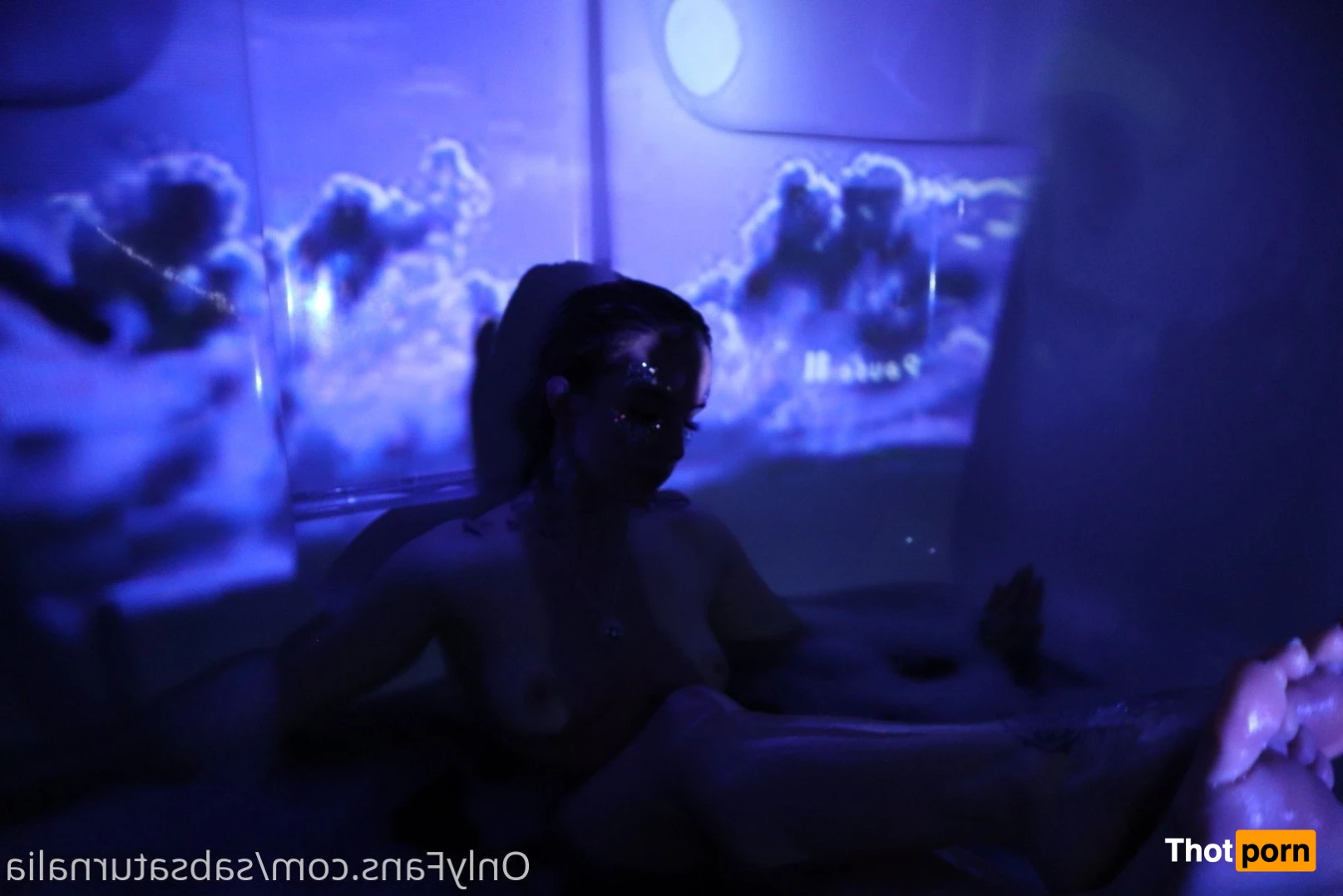 Becca 🛼🎨🎭🍄🩰🔮 2737551