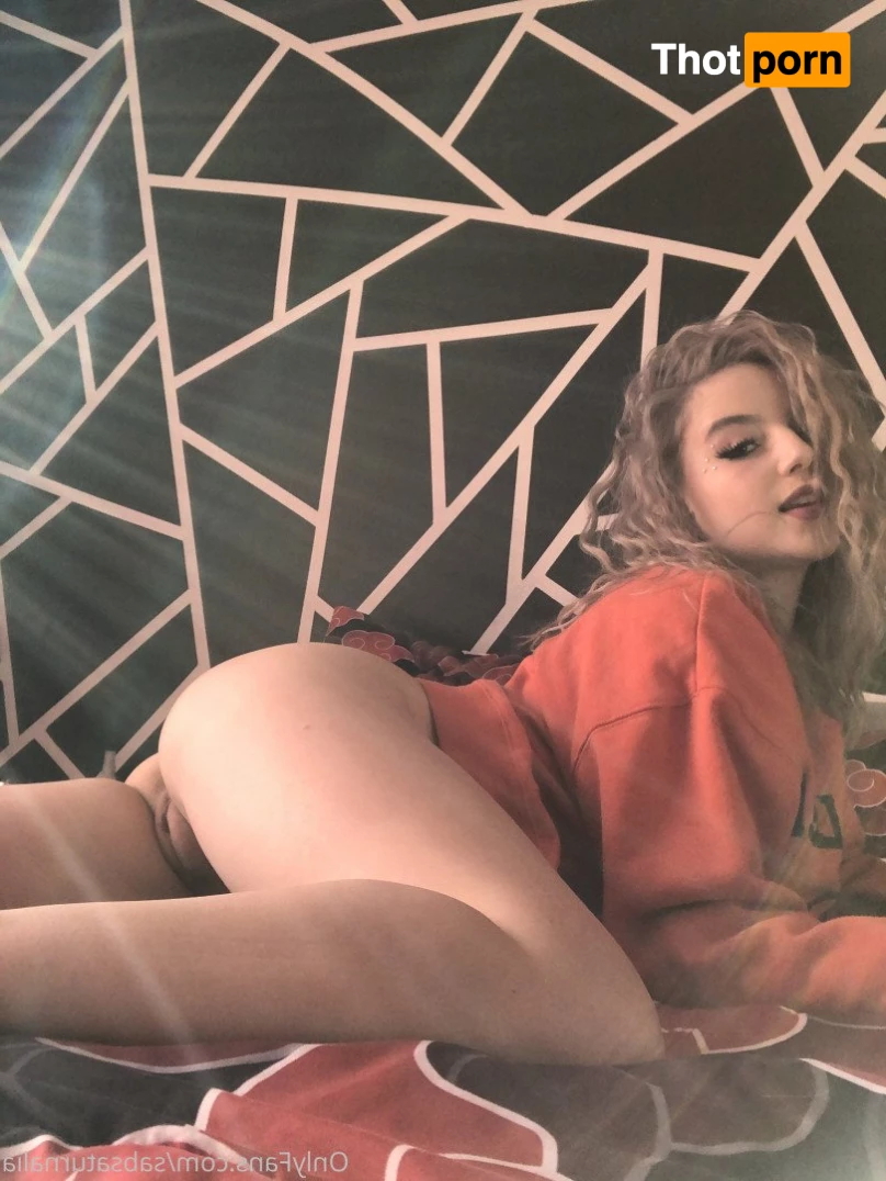 Becca 🛼🎨🎭🍄🩰🔮 2737601