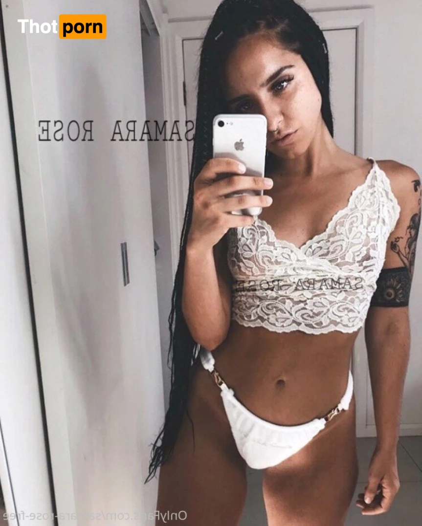 NAUGHTY BRUNETTE 5878064