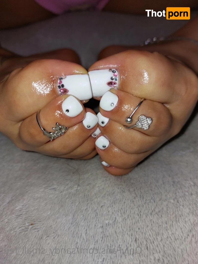 Sandy_small_feet 2760480