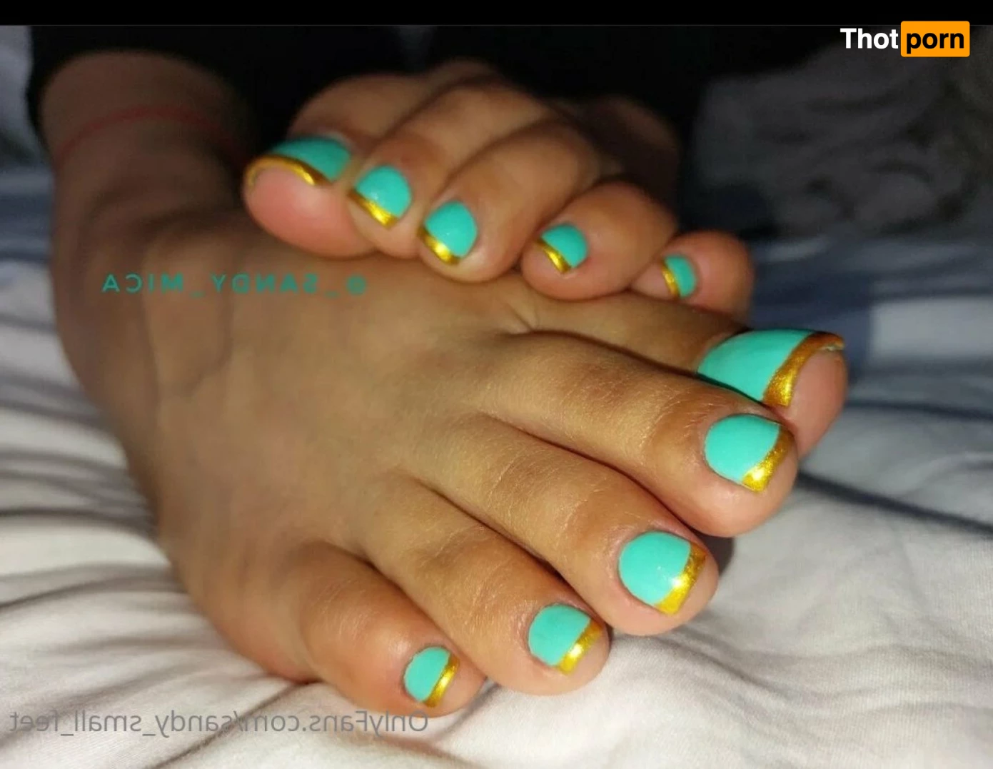Sandy_small_feet 5686984
